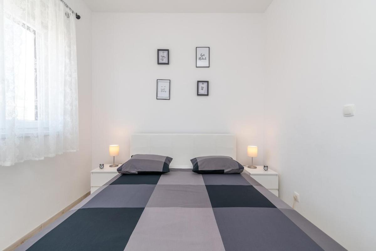 Apartman Spiro Trogir Exterior photo